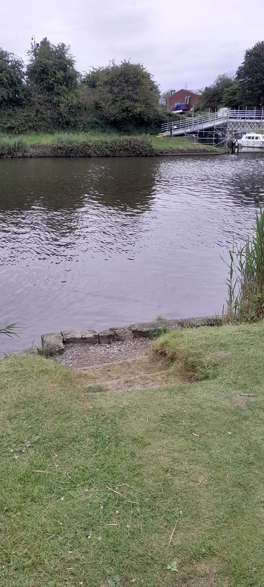 River Weaver - Frodsham Navigation  photo 10